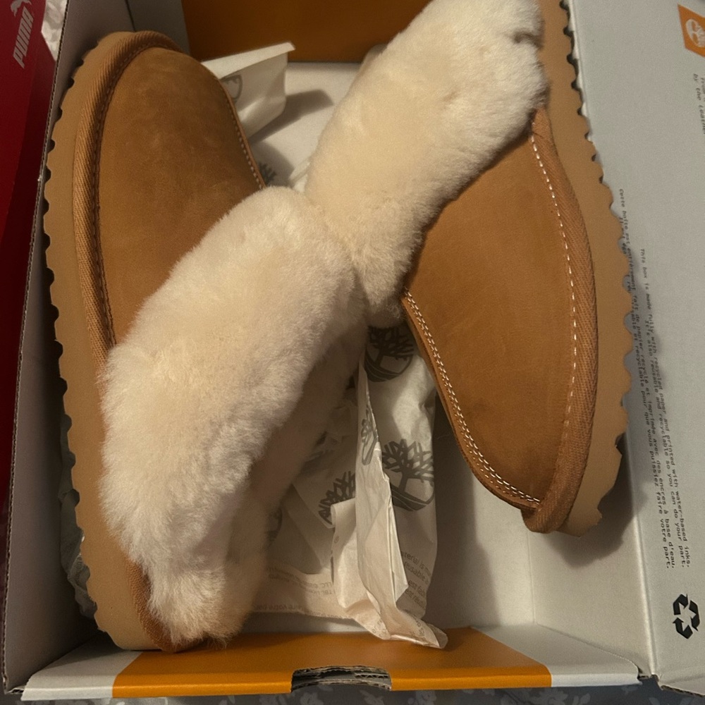 Timberland Women's Tan Shearling Slippers